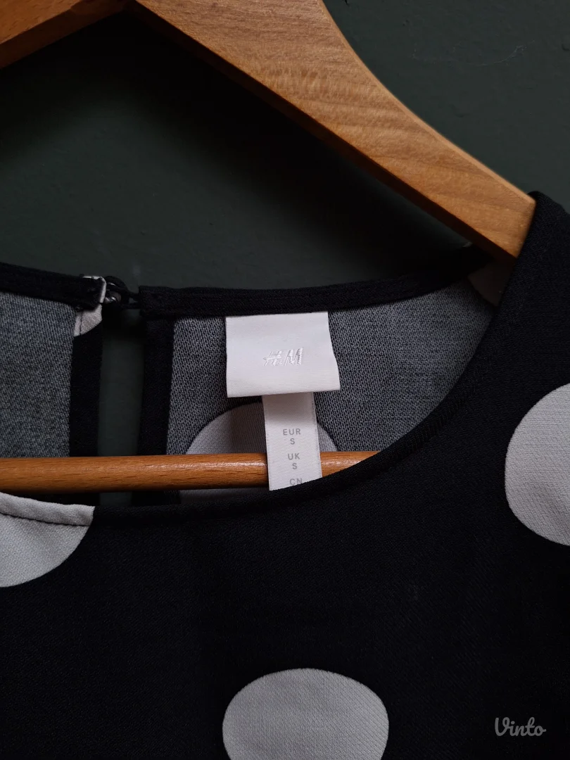 H&M haljina na tufne