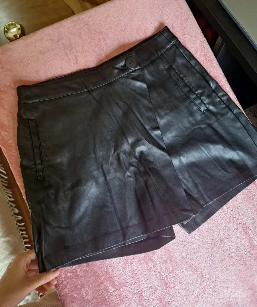 Reserved kožni šorts/suknjica