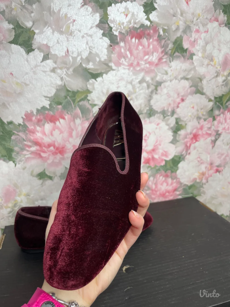 Zara plišane mokasine 39