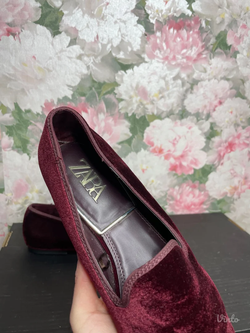 Zara plišane mokasine 39