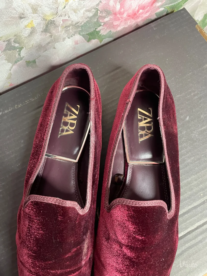 Zara plišane mokasine 39