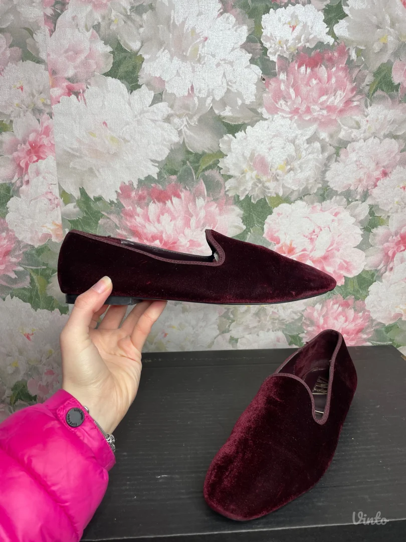 Zara plišane mokasine 39