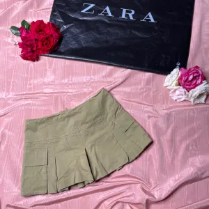 Zara suknjica/sorc Xs