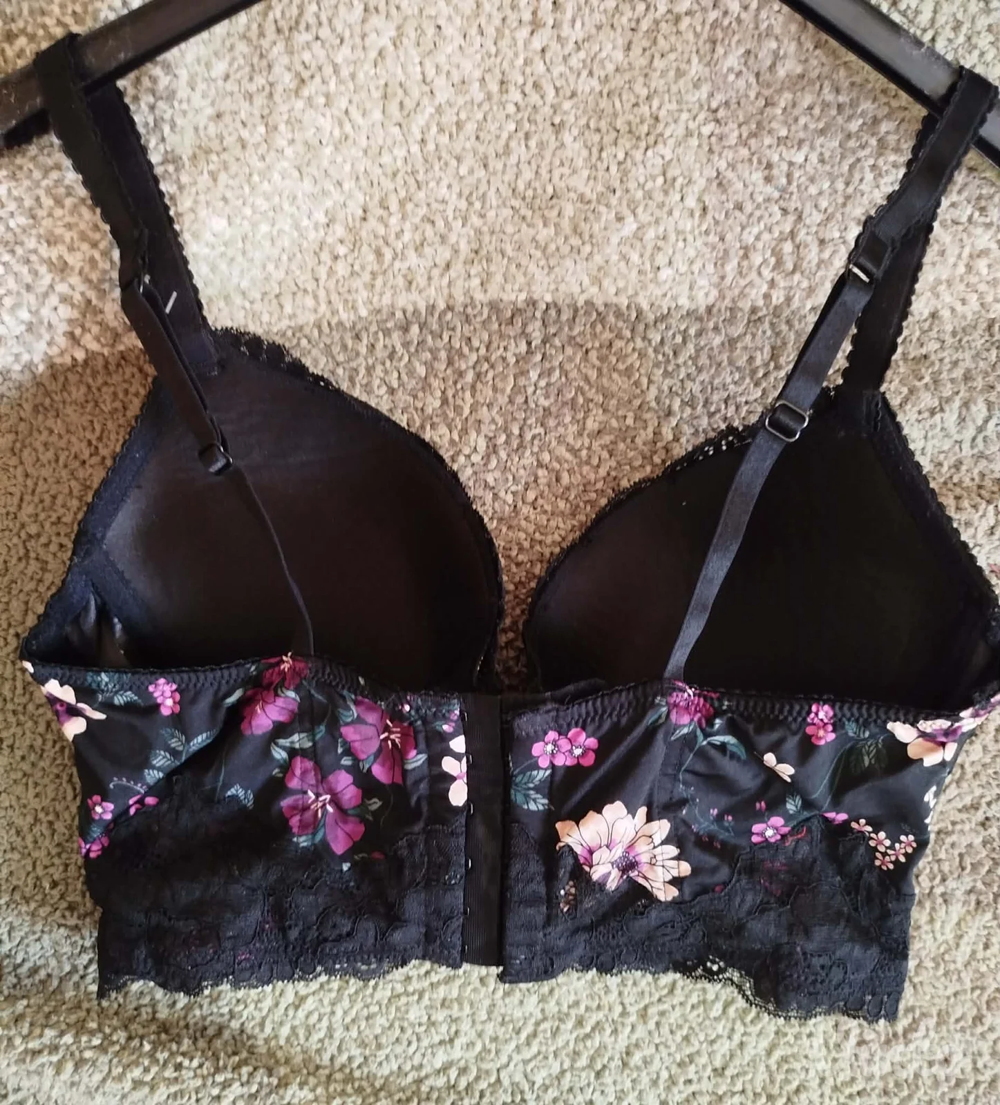 H&M cvetni brus-korset