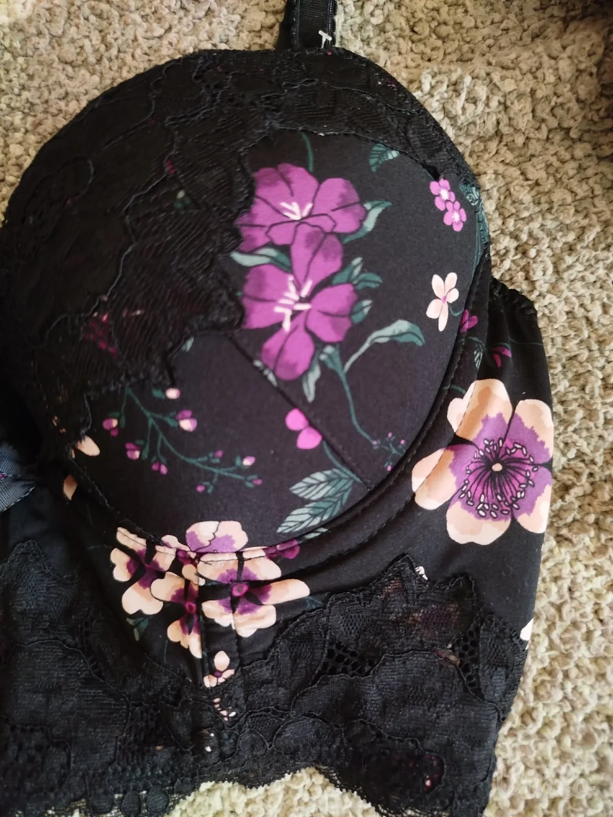 H&M cvetni brus-korset
