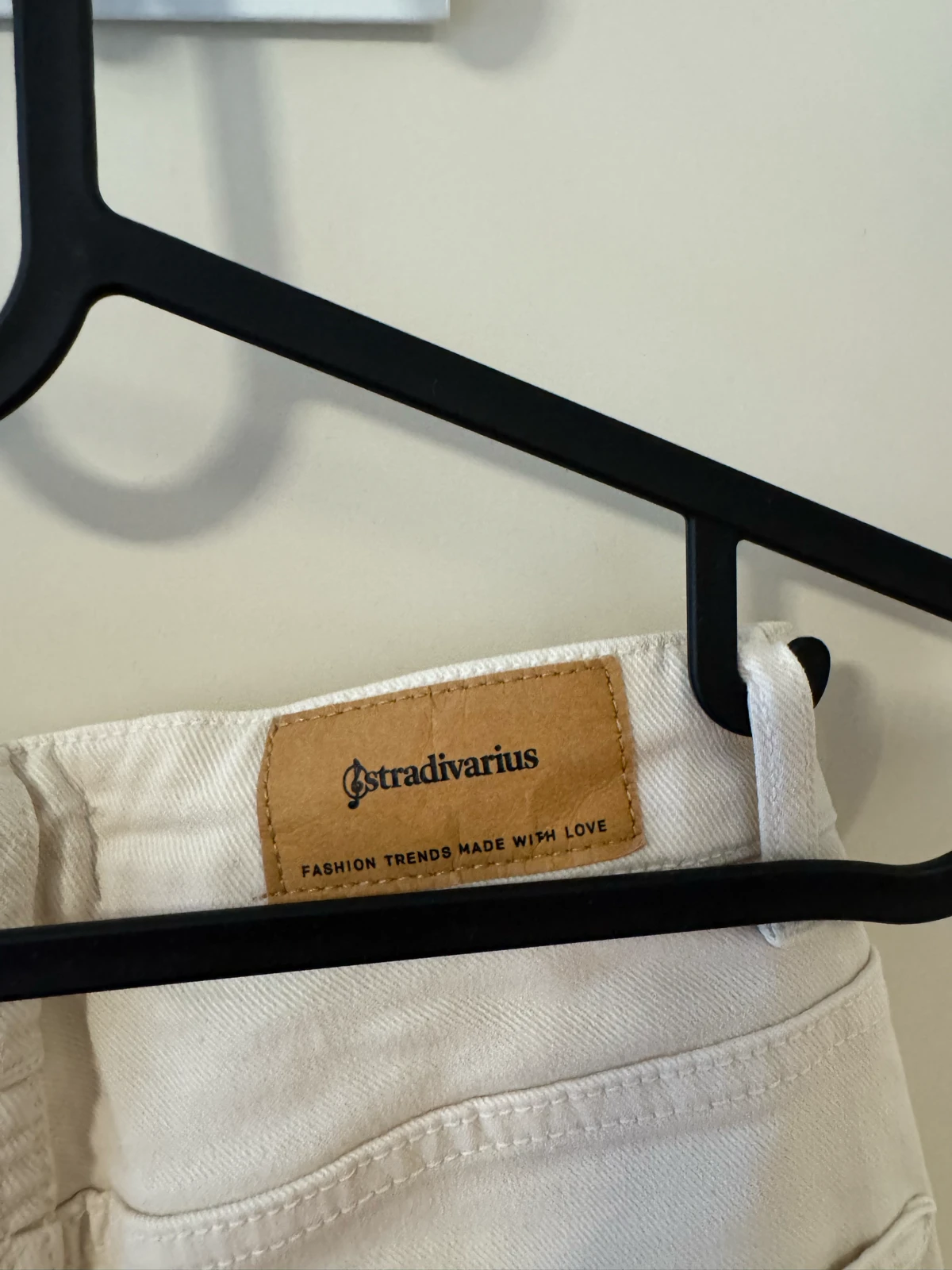 Ekru pantalone zvoncare