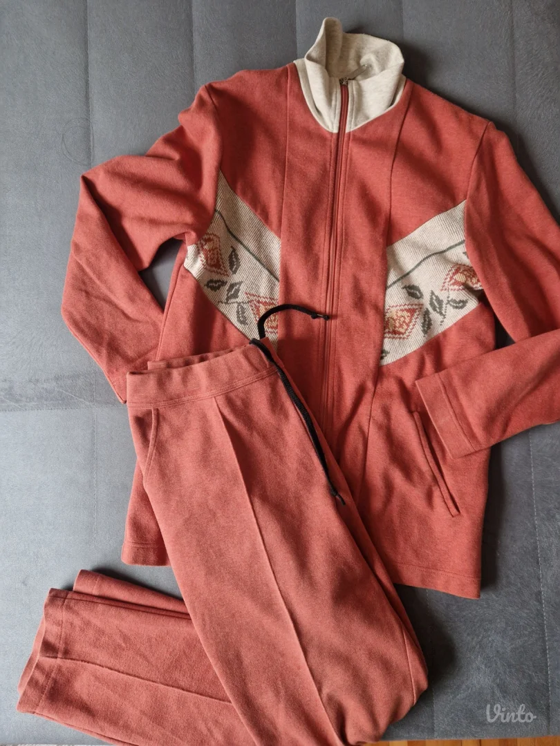 Komplet trenerka oversize kao nova