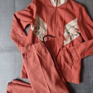 Komplet trenerka oversize kao nova