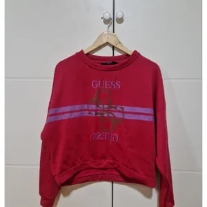 Guess original duks trenerka kao nova