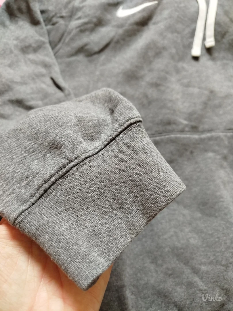 Nike duks sa kapuljačom