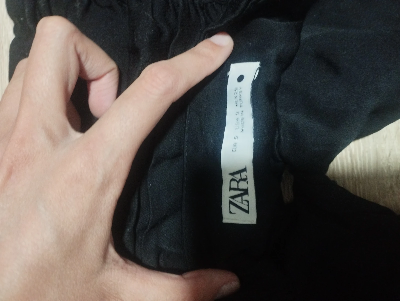 Zara krop top u S veličini