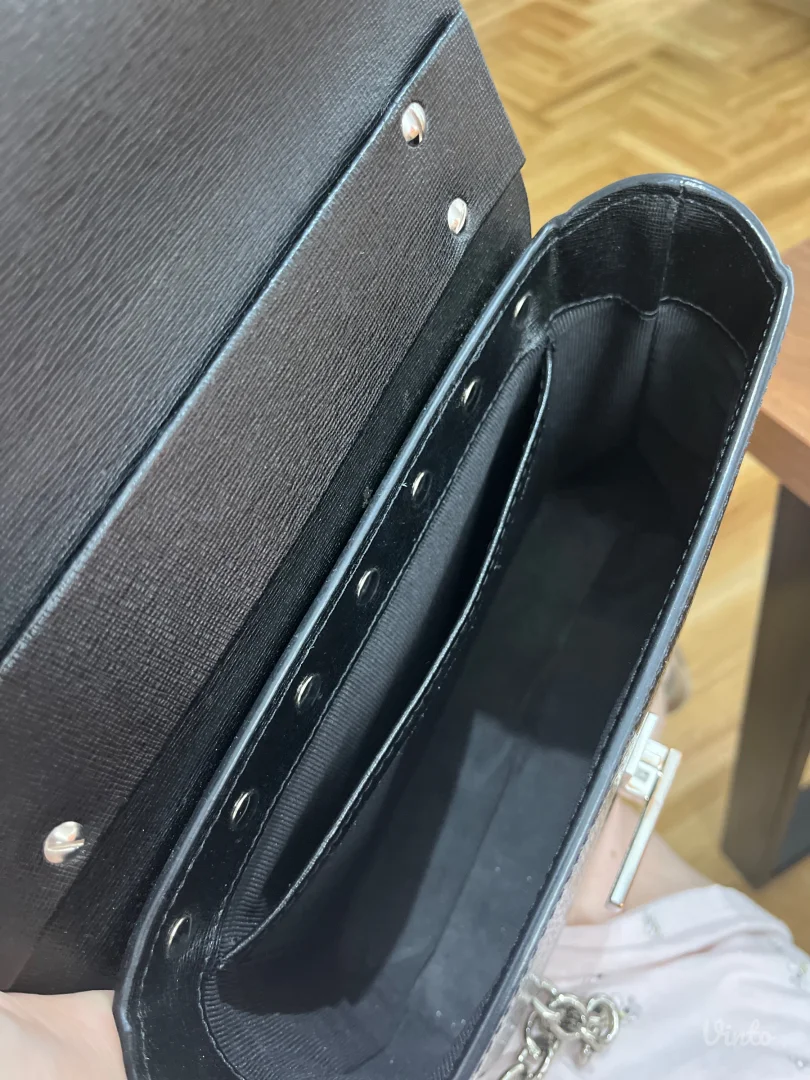 Mona crna kožna torba