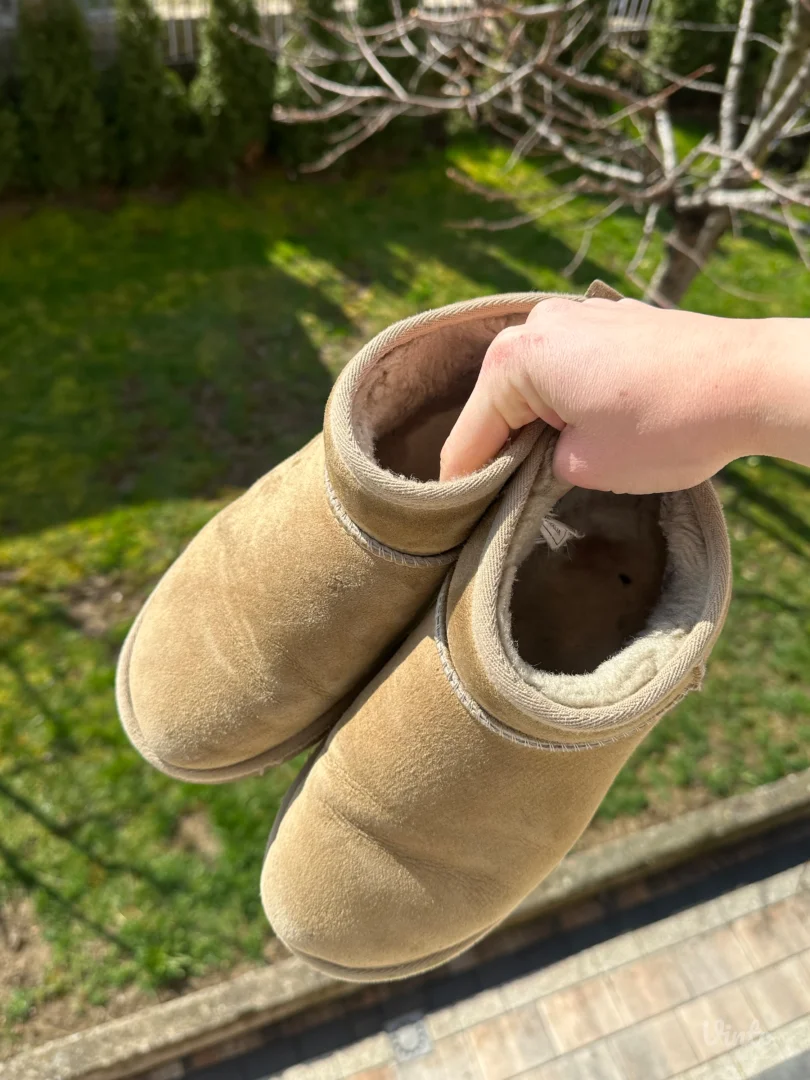 Ugg mini