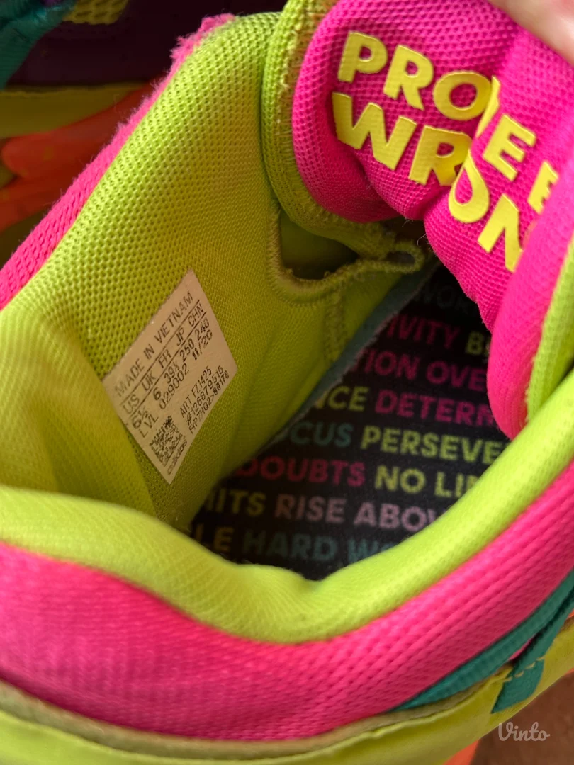 Patike za sport(košarka, odbojka itd…)