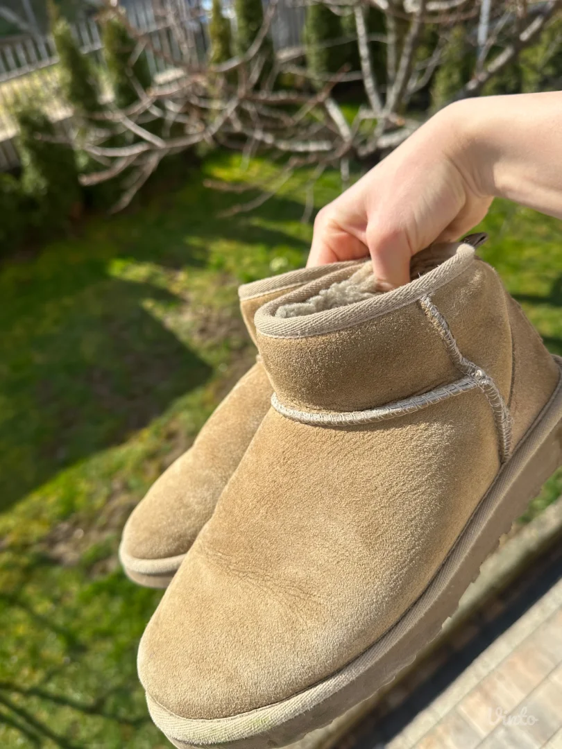 Ugg mini