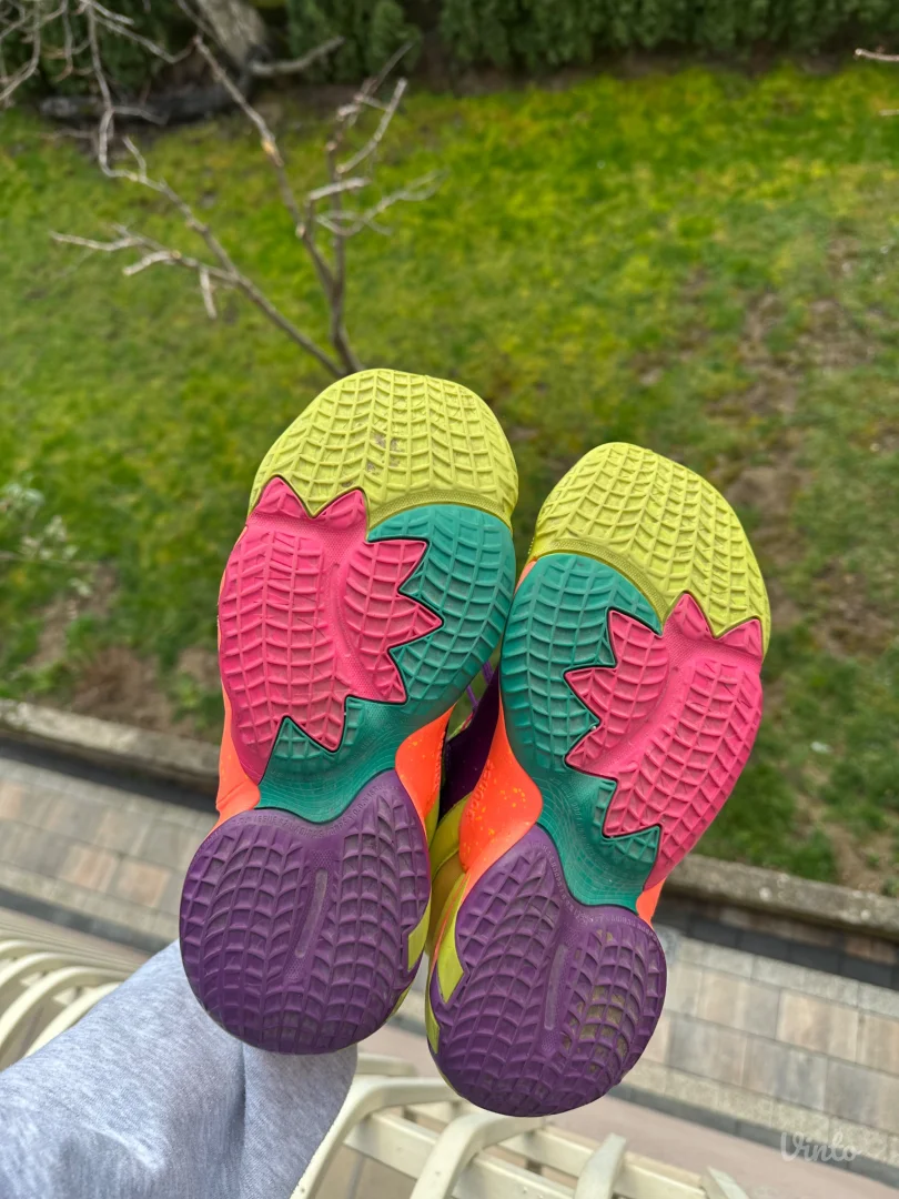 Patike za sport(košarka, odbojka itd…)