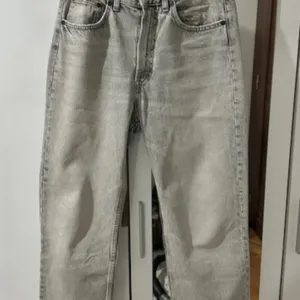 Famerke mom fit sive zara