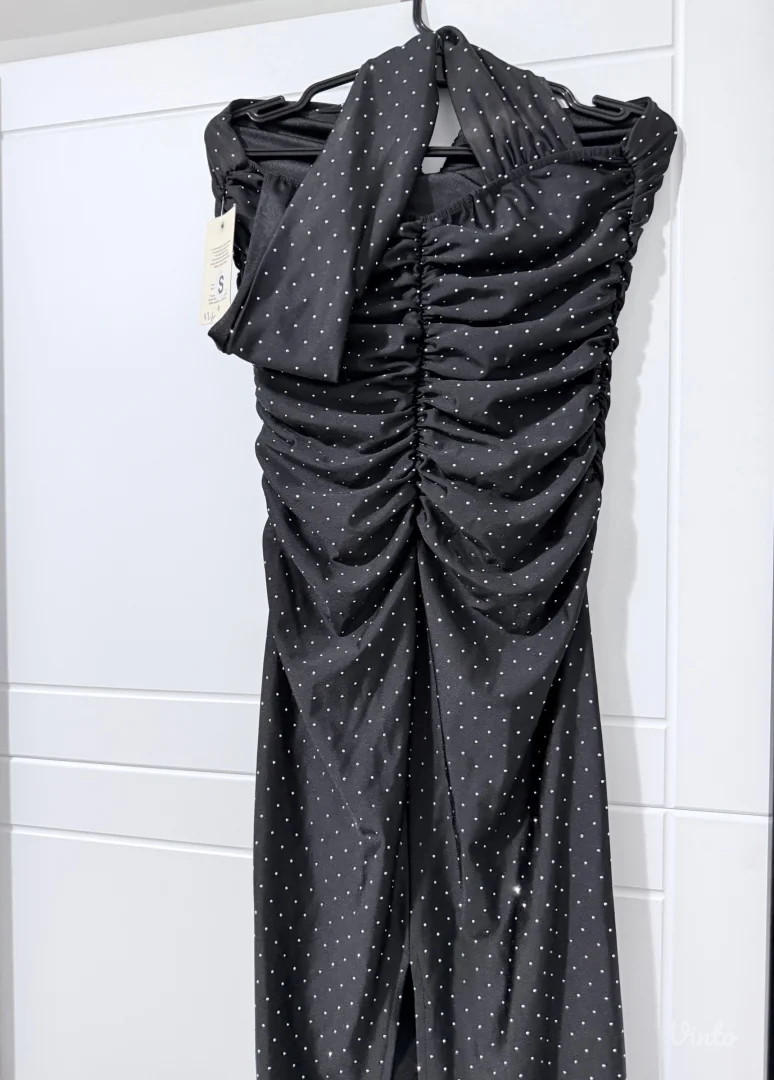 Crna haljina sa cirkonima sa etiketom