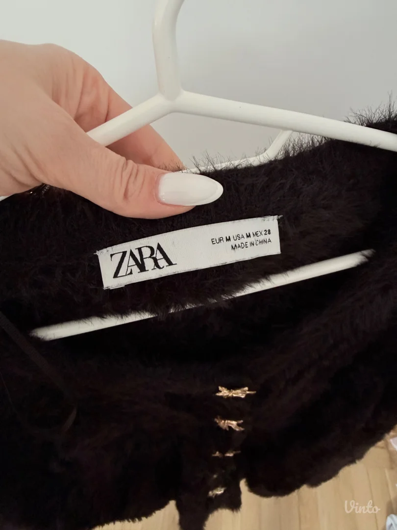 Zara crni dzemperic M