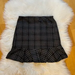 prettylittlething suknja