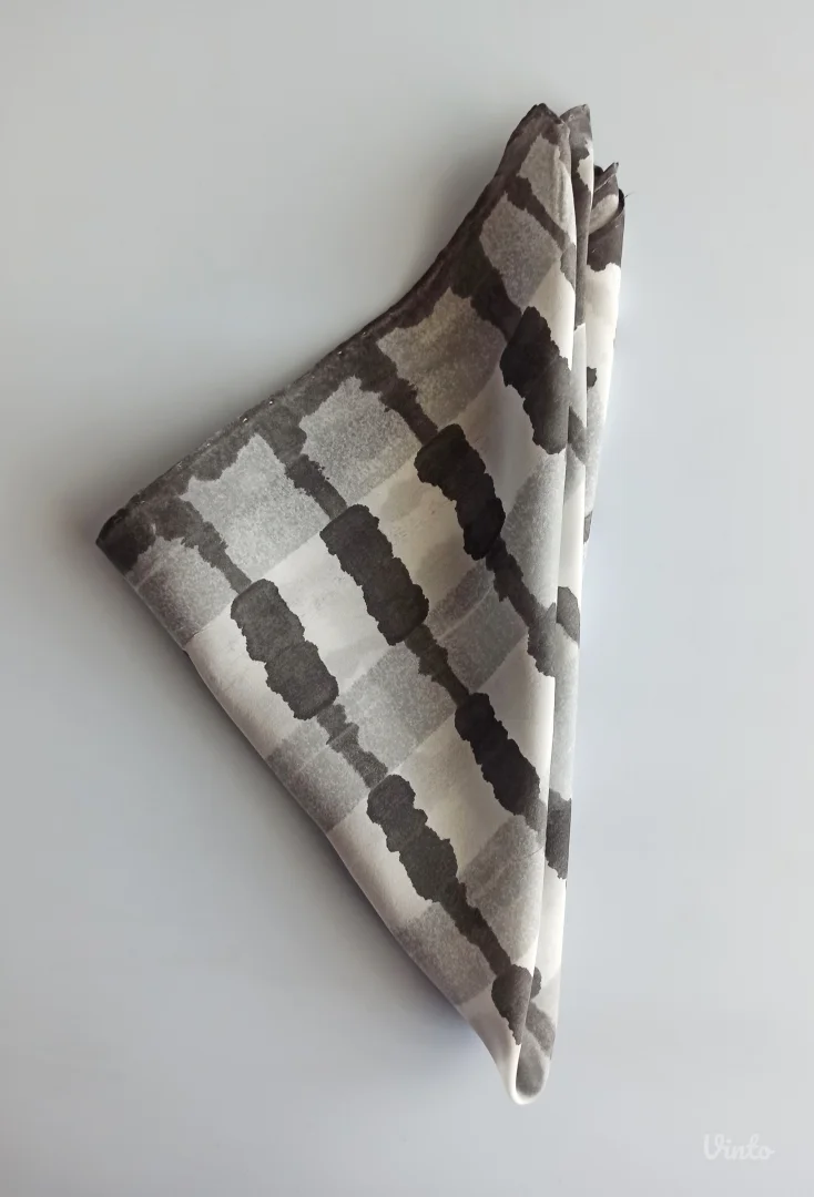 Unikatna ručno oslikana marama - 100% svila