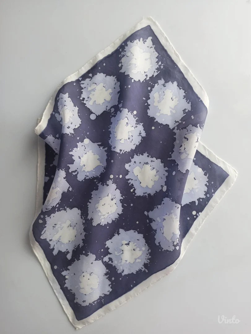 Ručno oslikana svilena marama