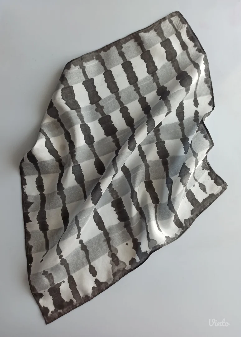 Unikatna ručno oslikana marama - 100% svila