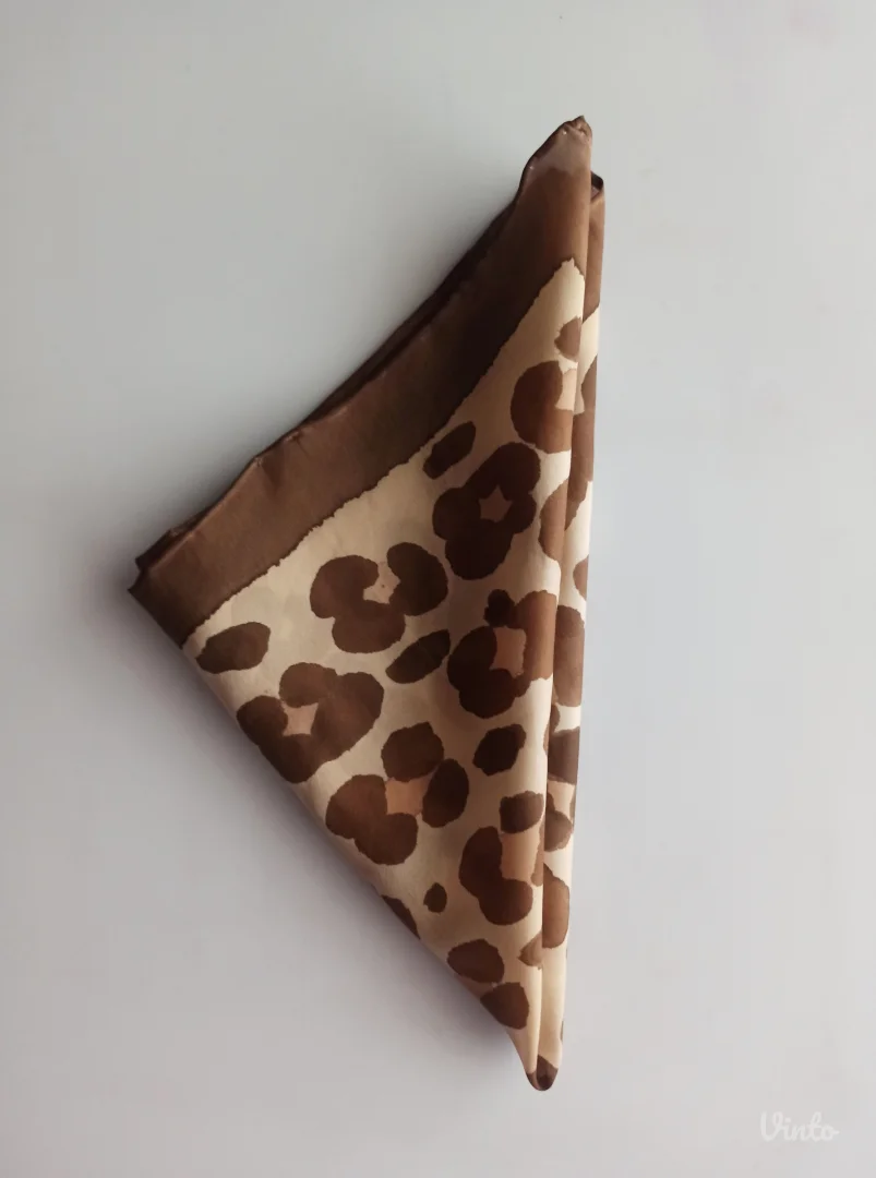 Unikatna ručno oslikana marama - 100% svila