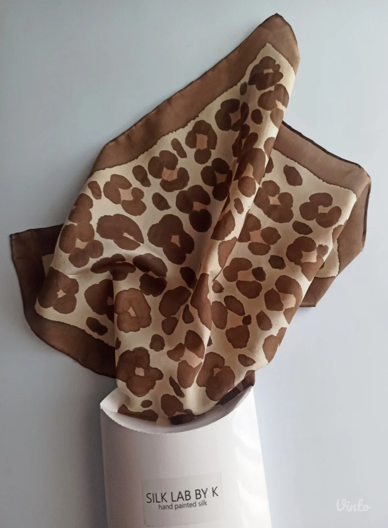 Unikatna ručno oslikana marama - 100% svila