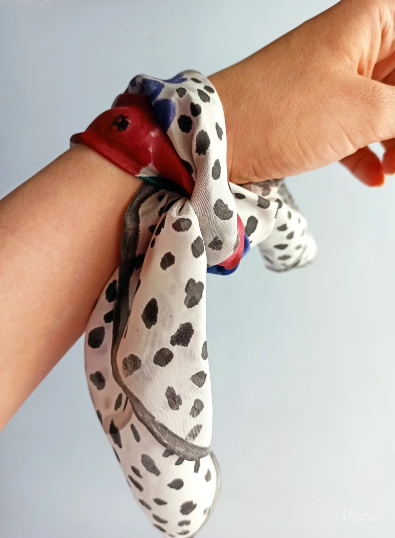 Ručno oslikana marama - 100% svila