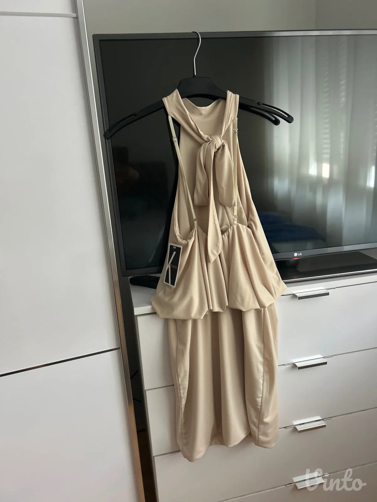 Elegantna kratka haljina