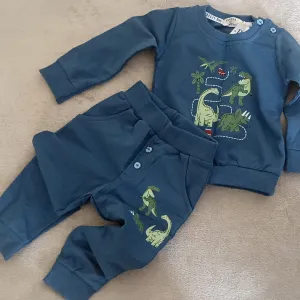 Dino komplet trenerka NOVO ETIKETA