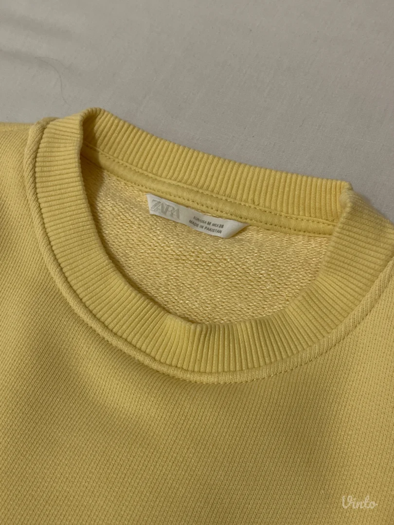 Zara- svetlo žuta dukserica