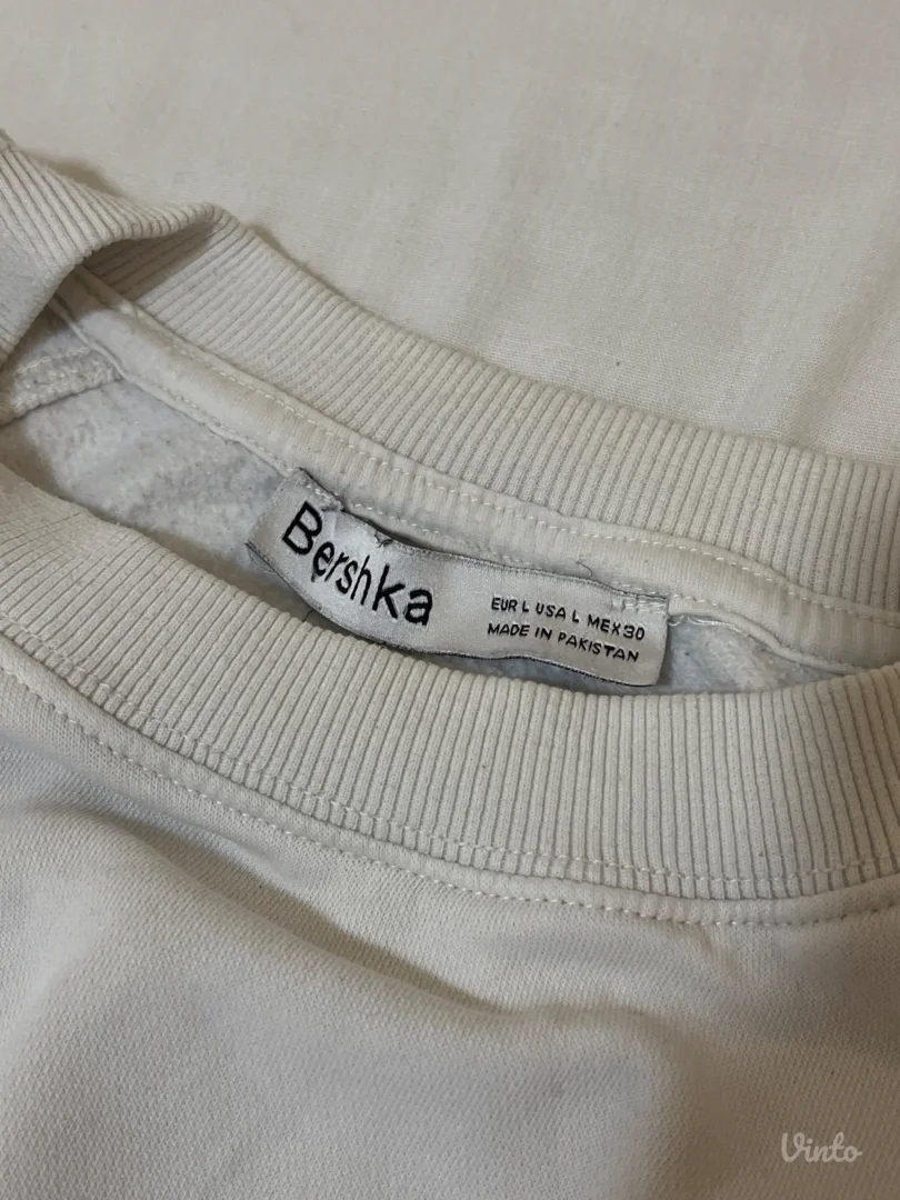 Bershka - bela dukserica