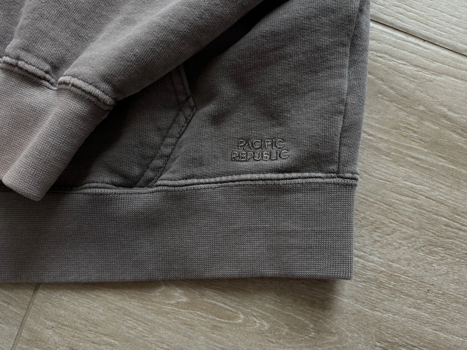 Pacific Republic zip duks