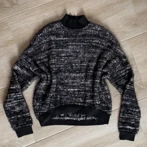 Bershka crop džemperić S