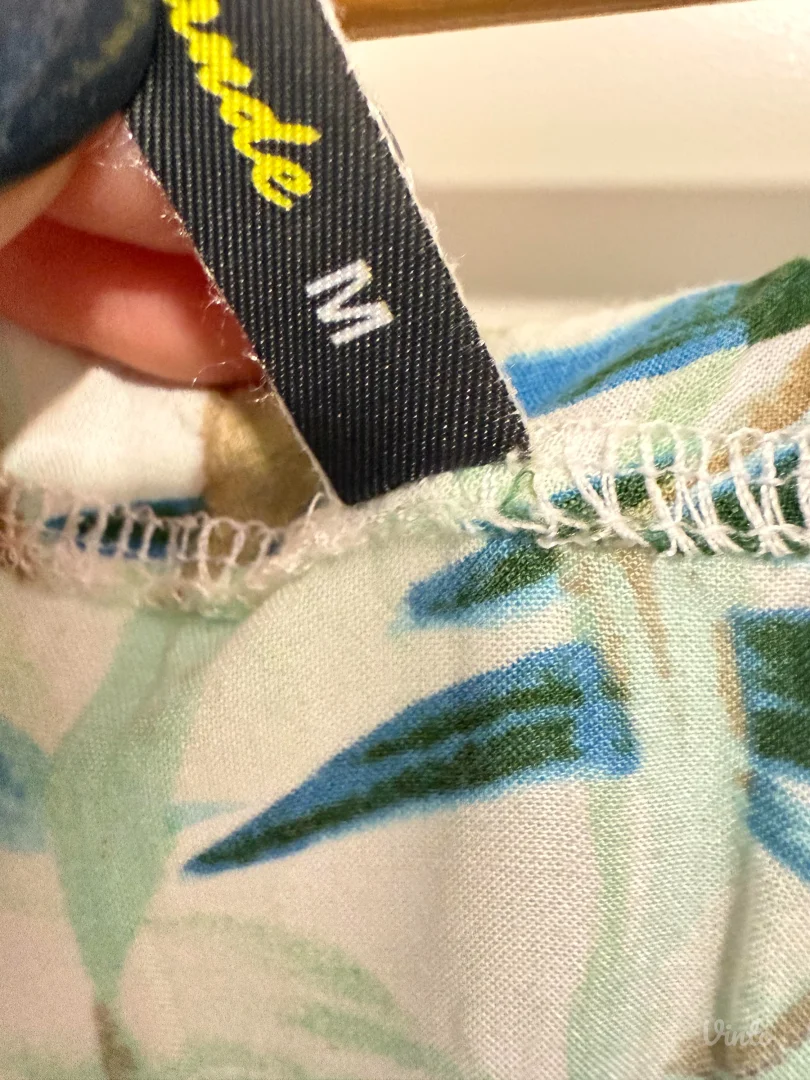 Letnja haljina sa tropskim printom