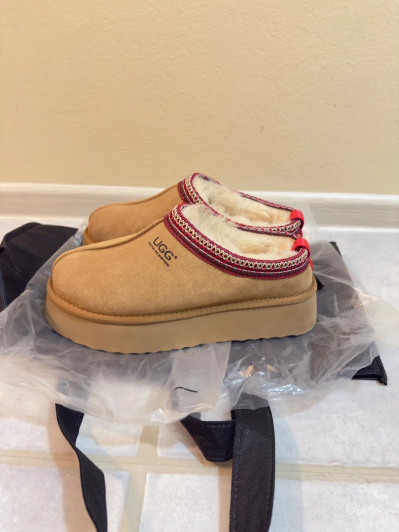 UGG Tazz II NOVO