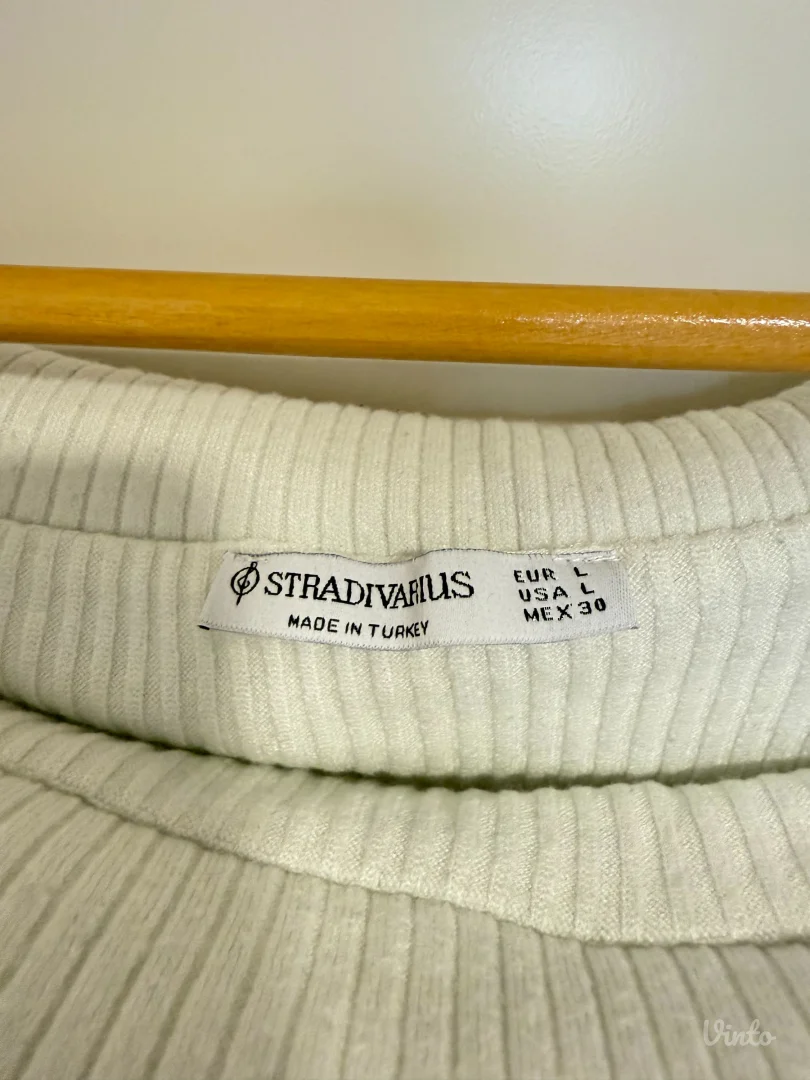 Stradivarius - Off-shoulder top