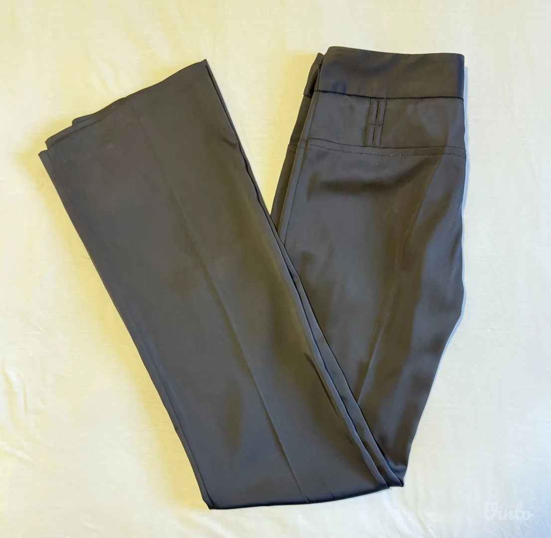 Fi More - Crne elegantne pantalone