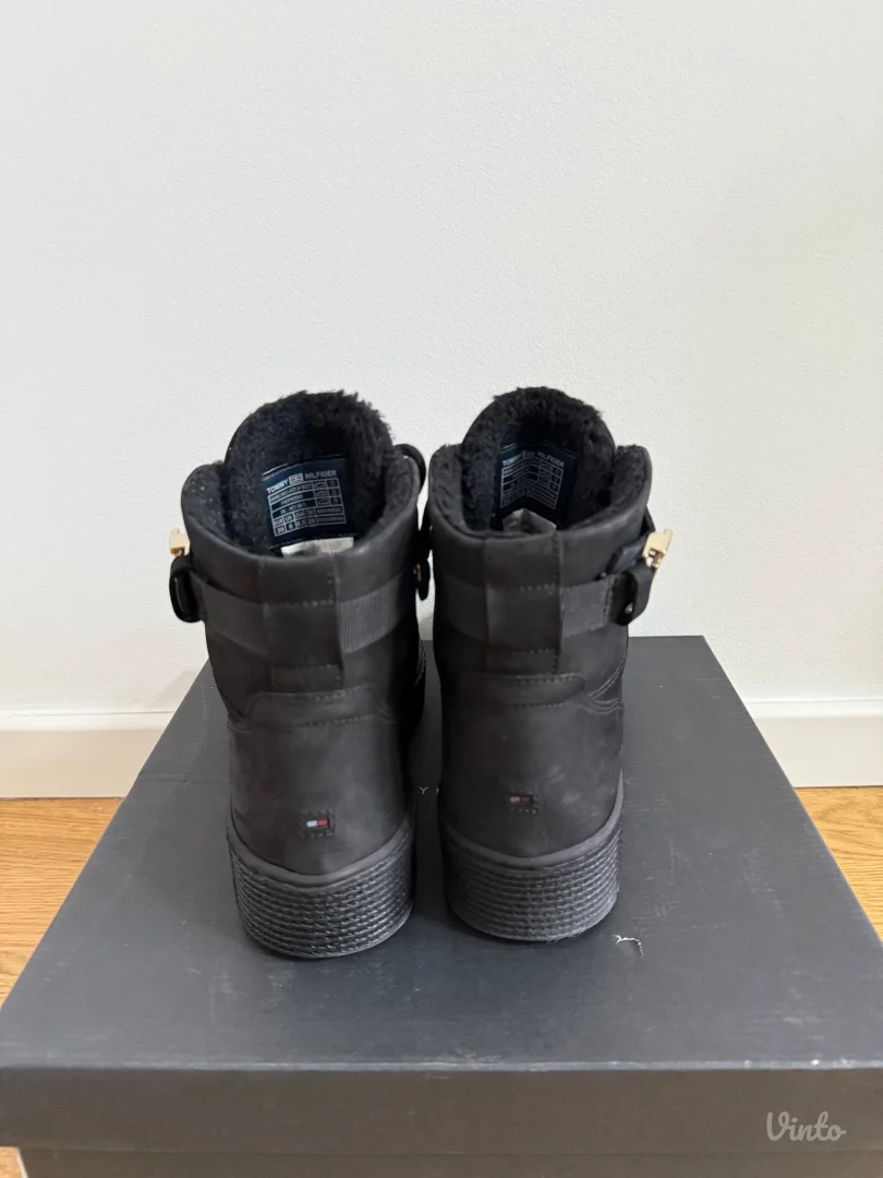 Tommy Hilfiger - Čizme 39