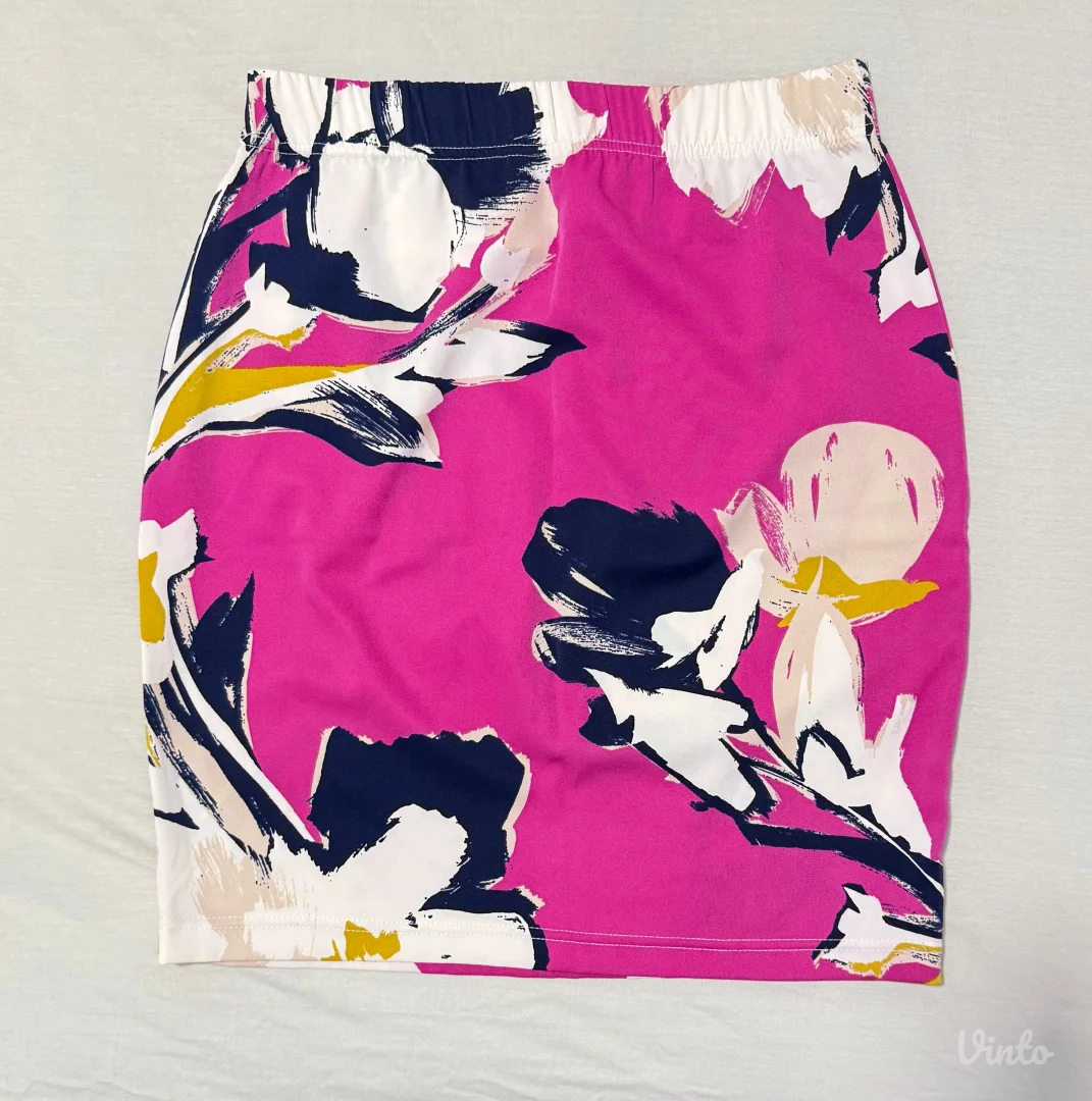 Ciklama mini suknja sa cvetnim printom