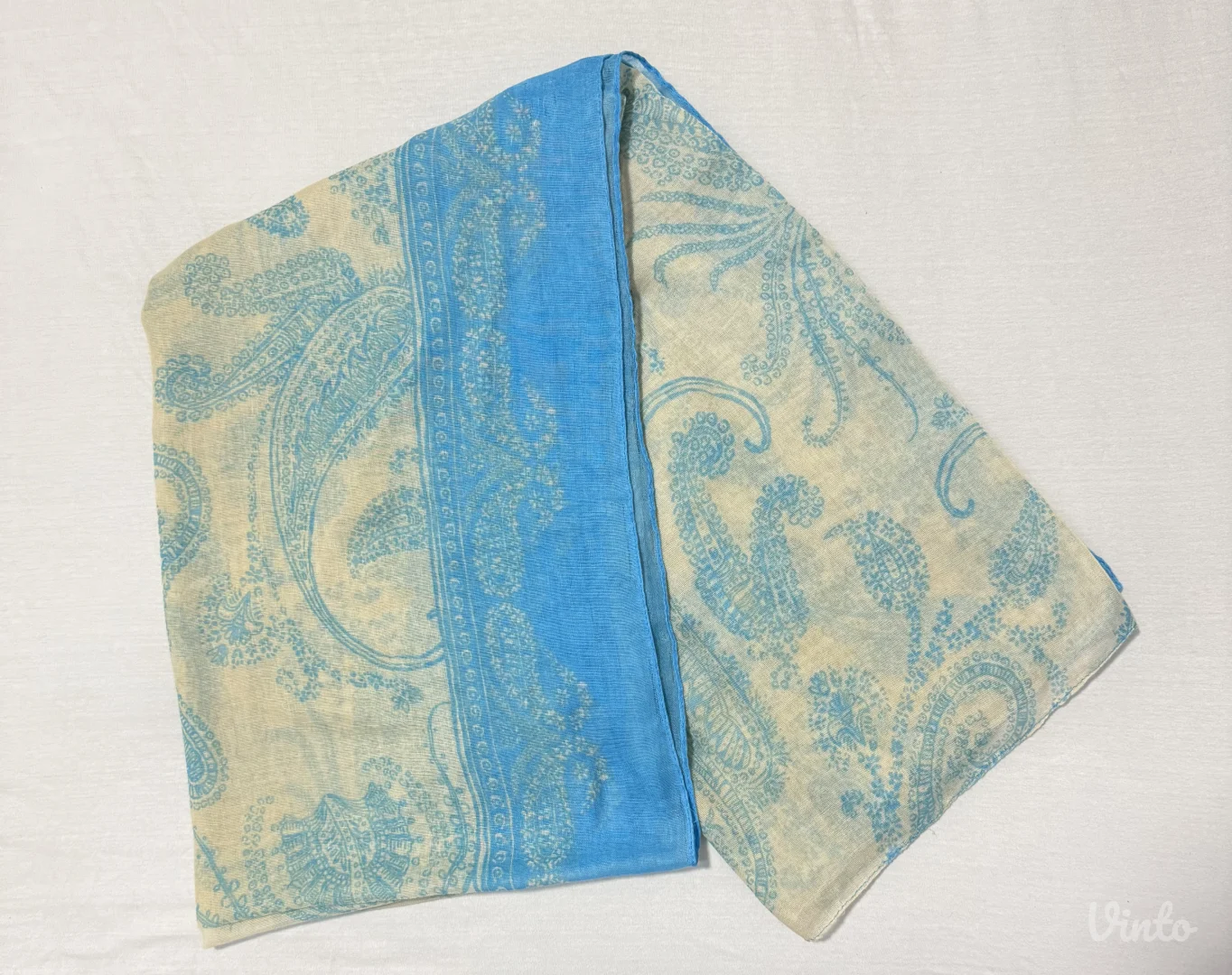 Plavo-bež marama sa dezenom