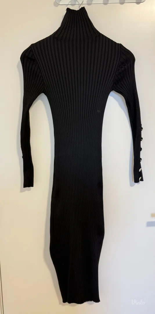 Crna rebrasta haljina