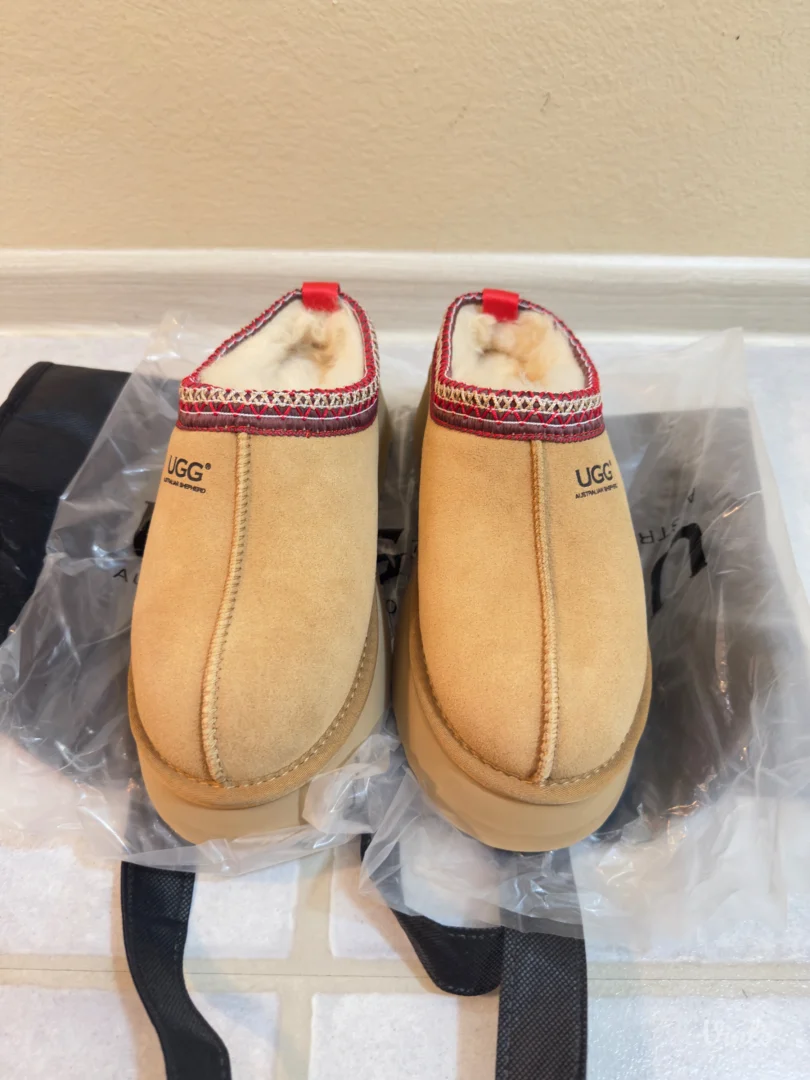 UGG Tazz II NOVO