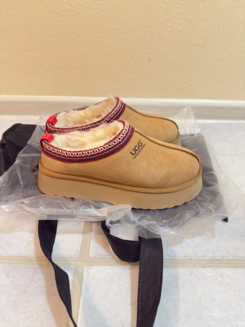 UGG Tazz II NOVO