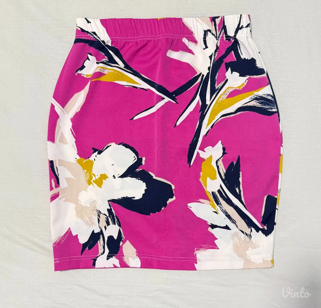 Ciklama mini suknja sa cvetnim printom