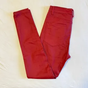 Stradivarius – Crvene pantalone Regular high waist