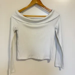 Stradivarius - Off-shoulder top