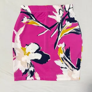 Ciklama mini suknja sa cvetnim printom